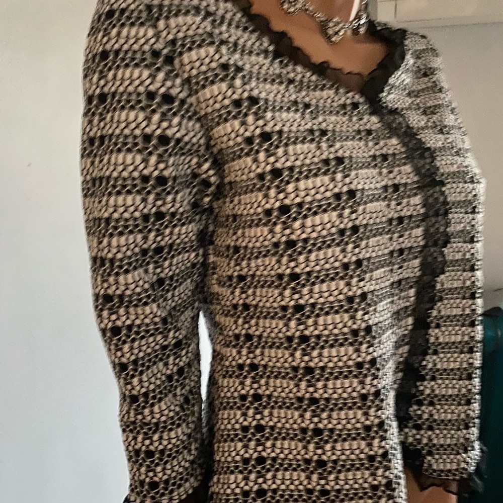Top by Nicole size large - Picture 2 of 6